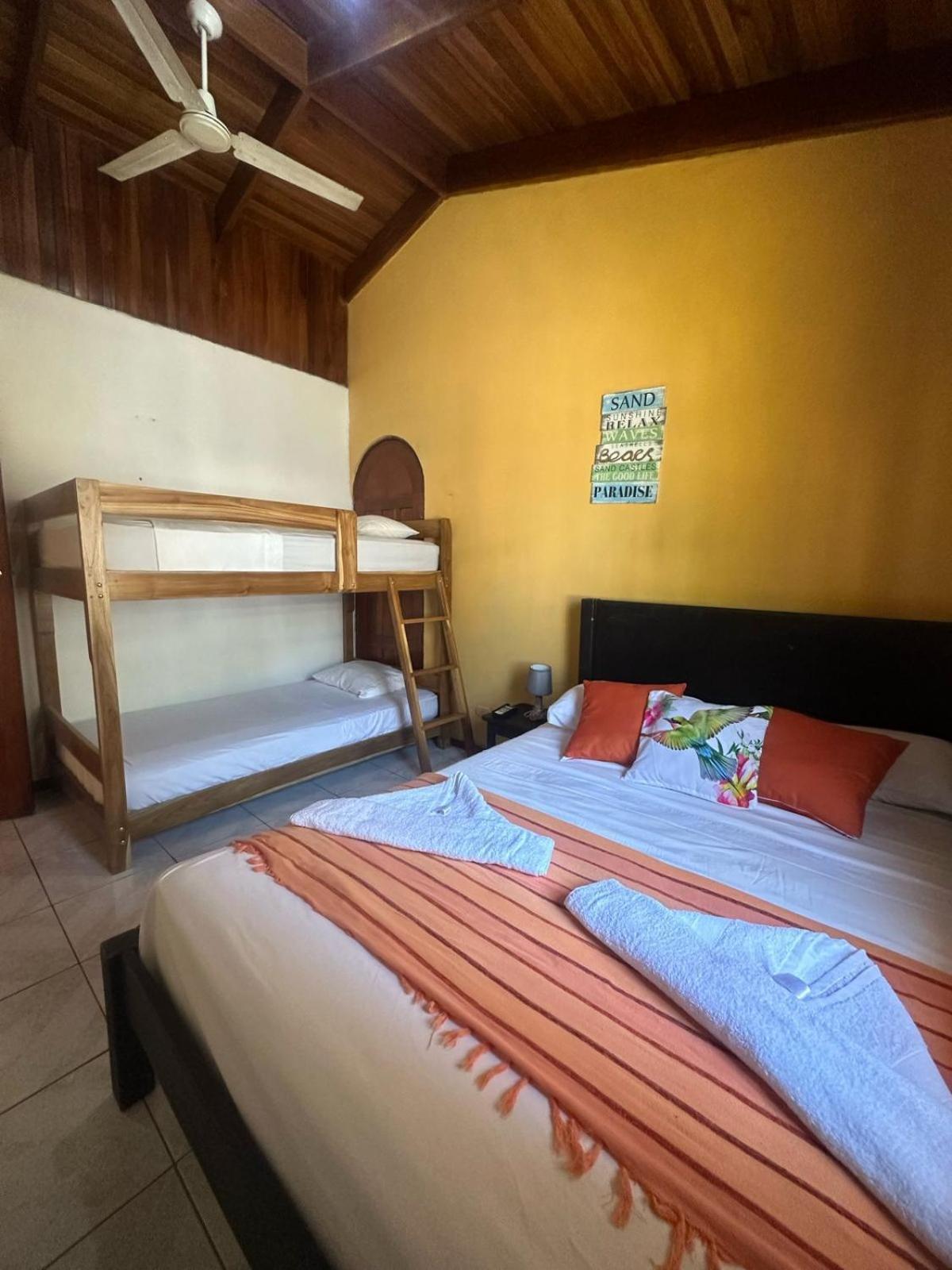 Hospedaje Colibri Manuel Antonio Eksteriør billede